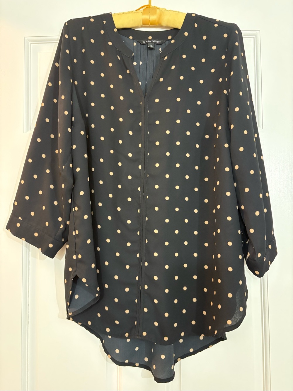 41 Hawthorn Black Flowy Blouse with Gold Polka Dots and Pleating Women’s Size 1X